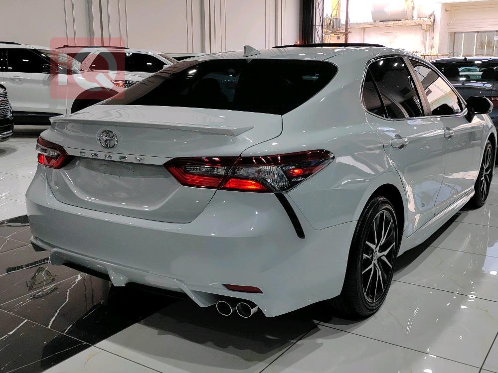 تۆیۆتا کامری